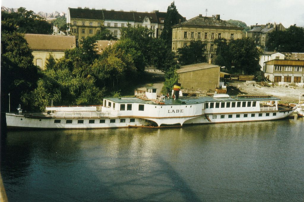 DS Labe an der Werft Smichov um 1986